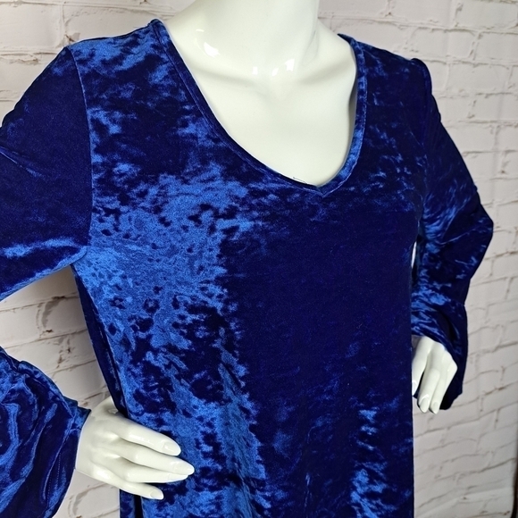 LILY by‎ Firmiana Blue Royal Velvet Blouse - Picture 2 of 8